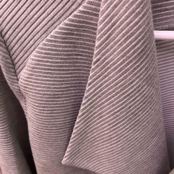 Calvin Klein light jacket. (Grey) - Picture 8 of 8